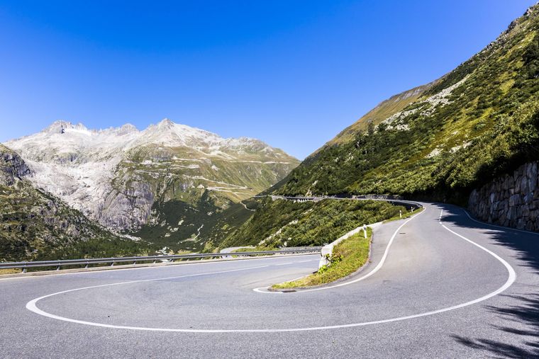 Even without Aston Martin, you can experience the beautiful Swiss mountains on the Furka Pass.