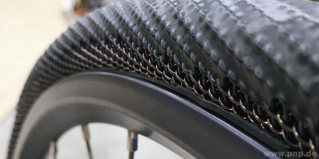 Metl's core is mineral, but its outer shell will provide good traction thanks to a rubber-like coating