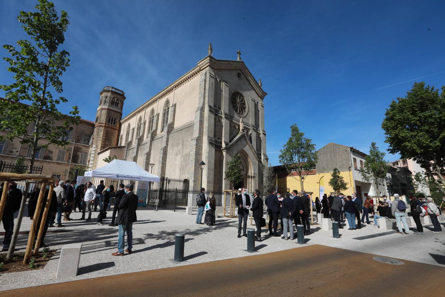 Place Loro now gives pride of place to the Sainte-Marie Foundation as well as to the Church.