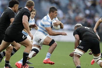 Argentine Pablo Matera sprints in defense during a three-nation rugby test between Argentina and New Zealand at Bank West Stadium, Sydney, Australia, Saturday November 14, 2020 (AP Photo / Rick Rycroft)