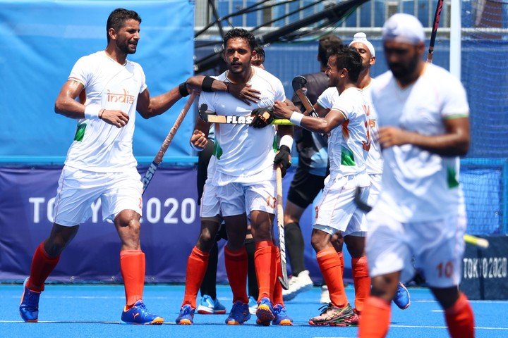 India scored two goals in the last minutes.