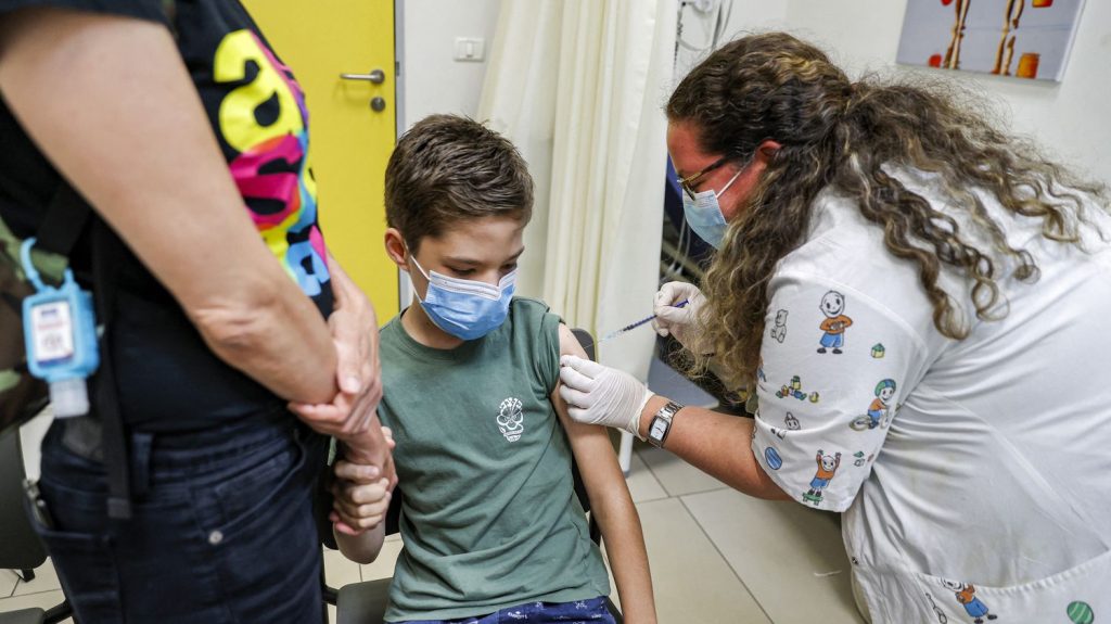 Israel allows access to the third dose of the vaccine starting from the age of 12