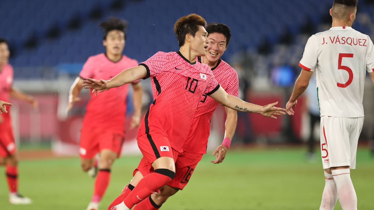 Japan will meet Spain in the semi-finals after defeating New Zealand.