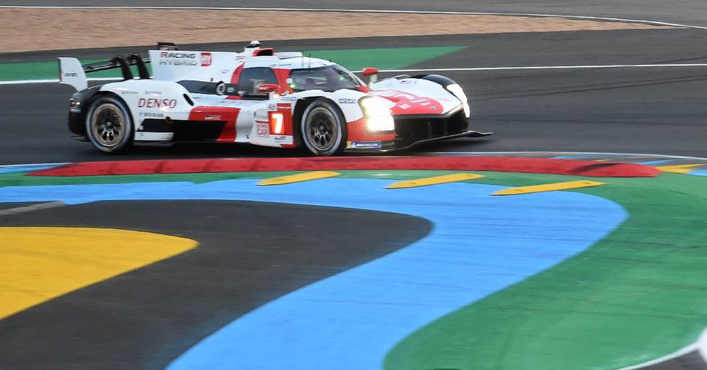 Sports |  Le Mans 24 Hours: Toyota N.7 takes the lead