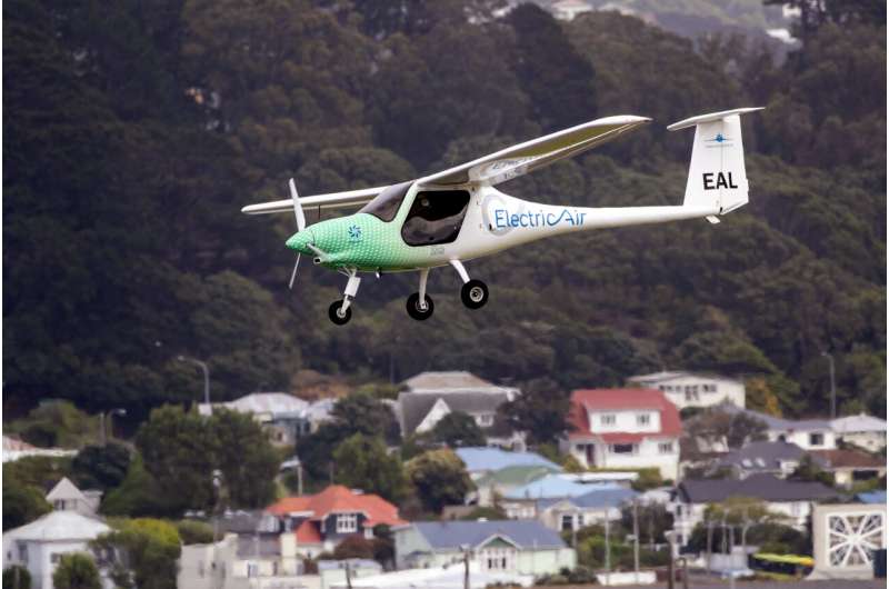 Electric plane achieves feat in New Zealand