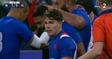 French national team.  The Blues ignites social networks by passing 40 points to the All Blacks!