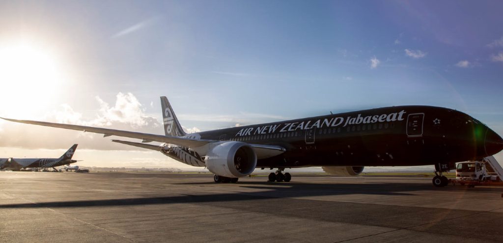 Dreamliner in Auckland: Air New Zealand converts a Boeing 787 into a vaccination station