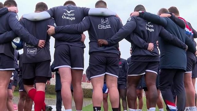 Follow France's 15th preparation week for tonight's match against New Zealand at 9pm France 2!  President Emmanuel Macron came to visit the players at the training center!