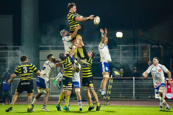 Pro D2 airs and replays on CANAL +