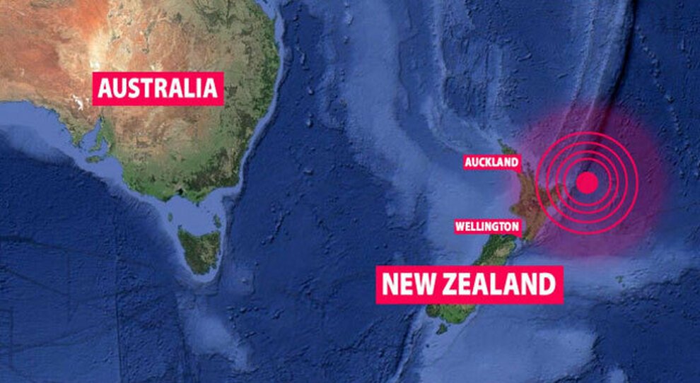 8.1 New Zealand earthquake: Tsunami warning lifted.  Government: "Stay away from the beaches"