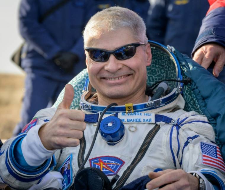 US astronaut Mark Vande Hei after landing on the Soyuz MS-19 capsule near Jezkazgan on March 30, 2022 in Kazakhstan (NASA/Bill INGALLS)