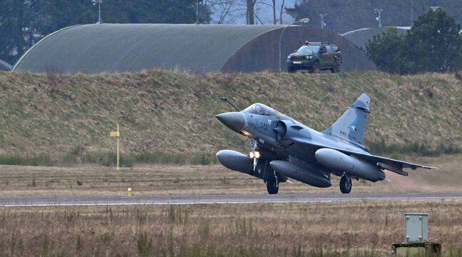 Four Mirage 2000-5F aircraft take off from Luxeuil to provide "Sky Police" in Estonia