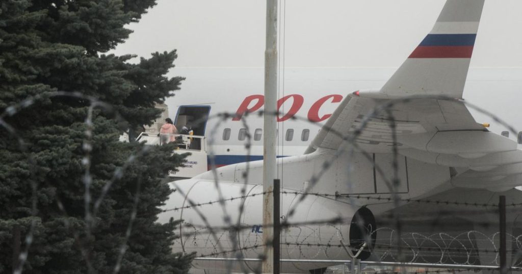 Russian plane en route to the United States to carry two diplomats accused of espionage