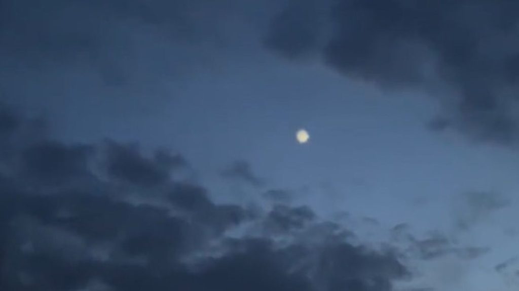 What is this strange glow that was seen in the sky of France on Thursday evening?