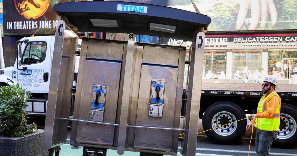 End of an era, New York separated the last phone booth