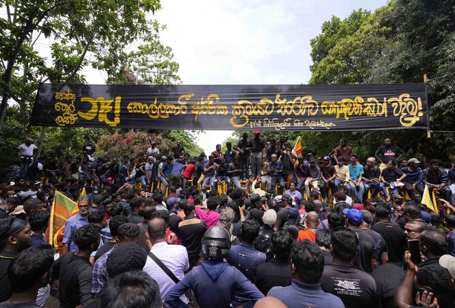 Protesters demand the resignation of the Sri Lankan government, in Colombo, May 6, 2022. 
