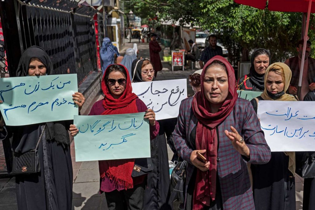Twenty women demonstrate in Kabul for their rights
