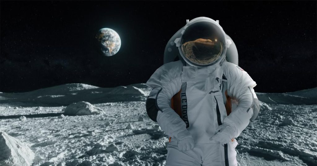 NASA pledges to two companies to manufacture future suits for the moon