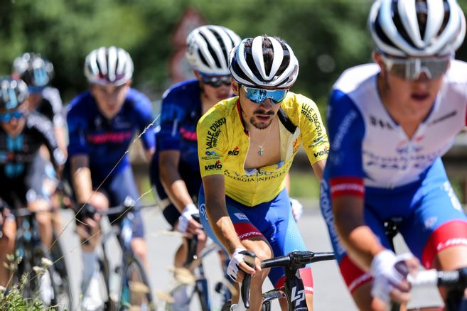 Lenny Martinez conforte son maillot de leader du Tour du Val d