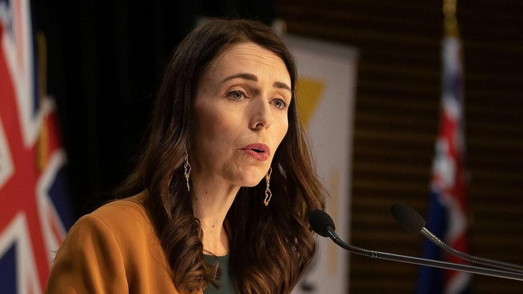 New Zealand announces end of restrictions and abandons "zero-Covid" policy