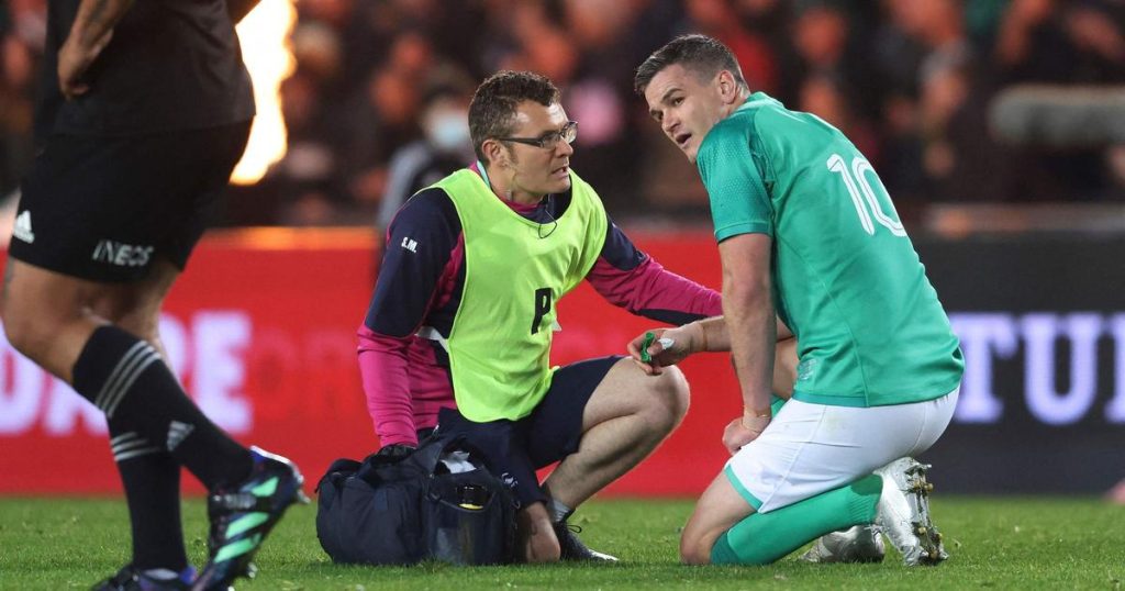 The Irish coach is counting on Sexton, who suffered a concussion on Saturday, for the second Test against the All Blacks.