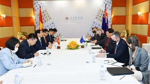 AMM-55: Minister Bùi Thanh Son meets with representatives of several countries