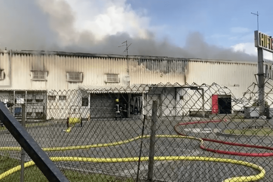 A fire destroyed 3 companies in Le Lamentin