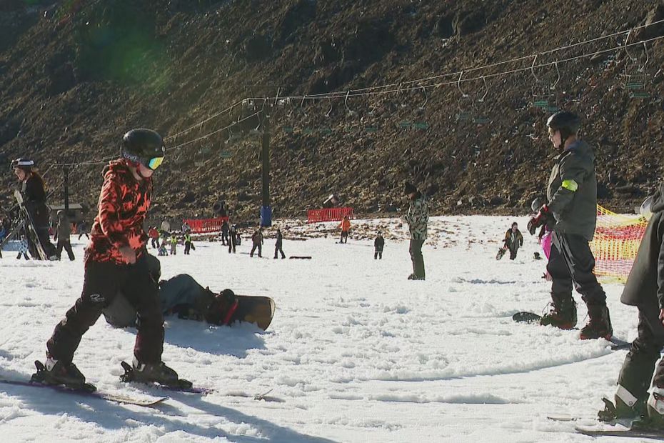 In New Zealand, Caledonians and Tahitians are back on the ski slopes