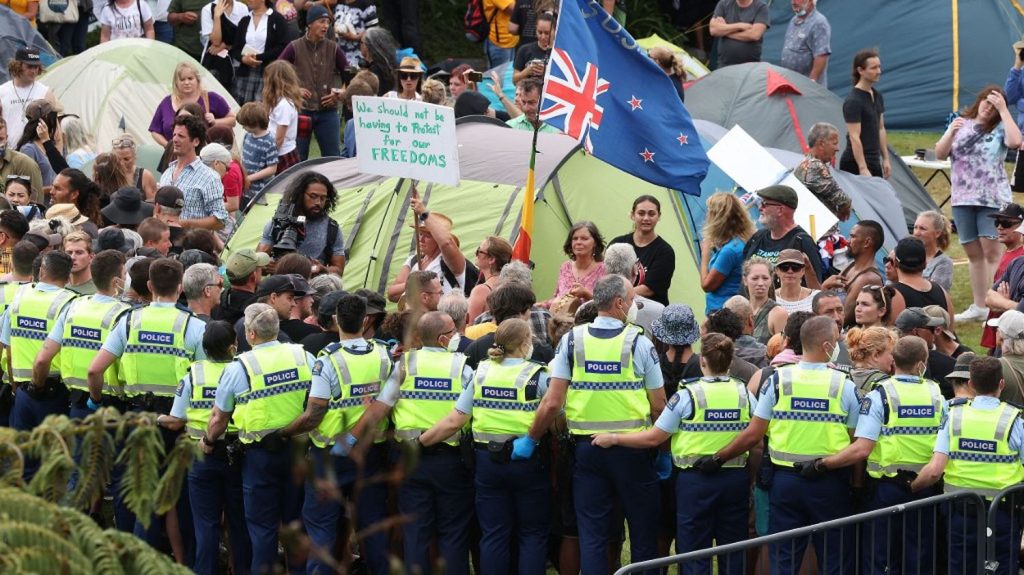 More than 120 anti-vaccine protesters arrested in Wellington in clashes with police
