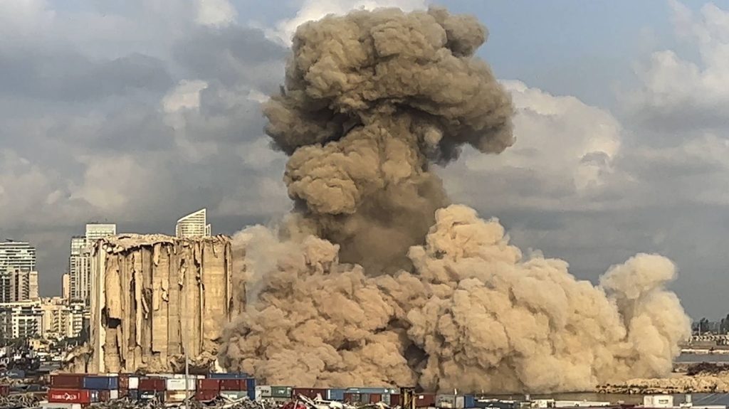The collapse of a new part of the grain silos in the port of Beirut