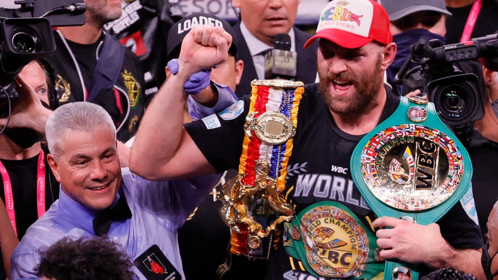 Why does Fury have until August 26 to remain (or not) the world champion