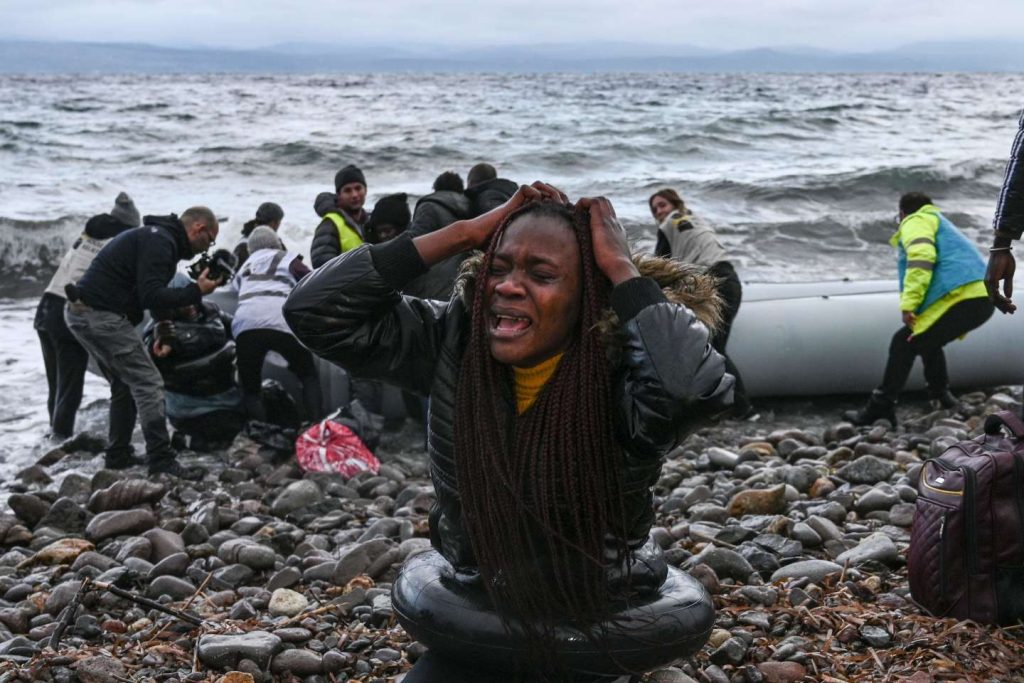 In Greece, at least fifteen dead in the sinking of a migrant boat