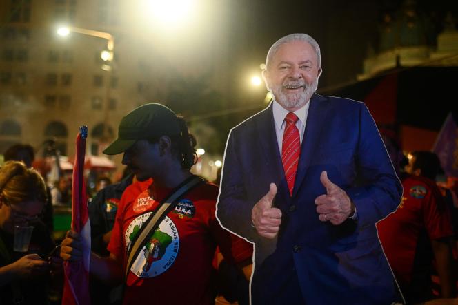 Supporters of candidate Lula in the Brazilian presidential election, in Rio de Janeiro, October 2, 2022. 