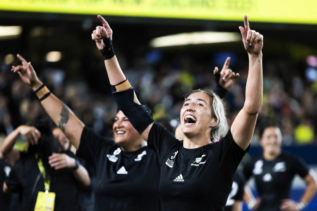 World Rugby pledges to "fix the lack of investment" in women's rugby