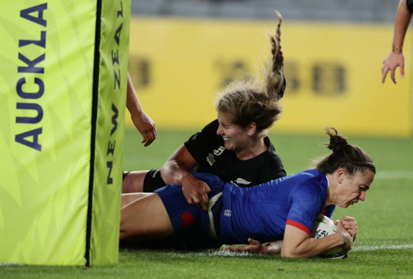 Gabrielle Vernier scored the second attempt for Le Bleu.  (D. Roland/Reuters)