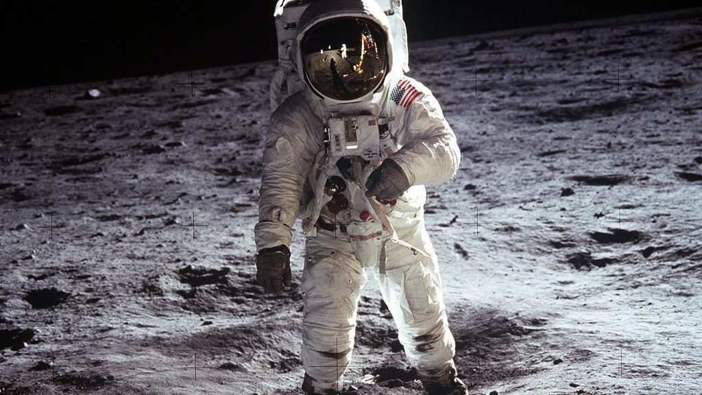 NASA estimates that humans will live on the moon within 10 years