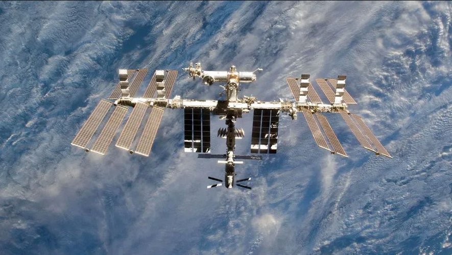 The International Space Station (ISS) has collided with a small meteorite: the temperature on board is rising